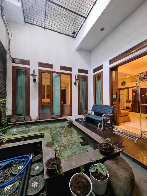 dijual rumah jl deltasari