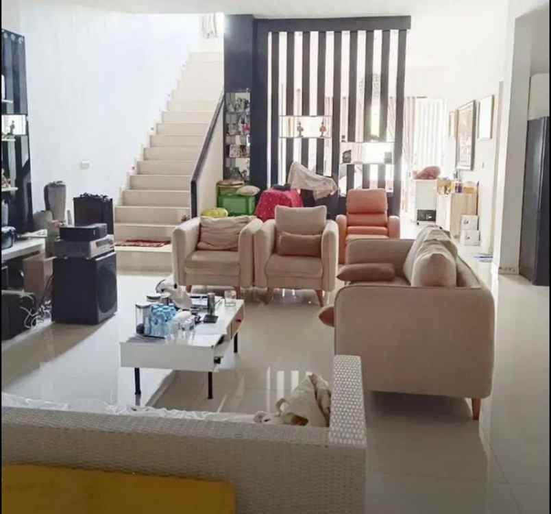 dijual rumah jl dharmahusada indah