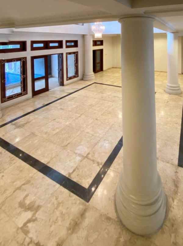 dijual rumah jl dharmawangsa