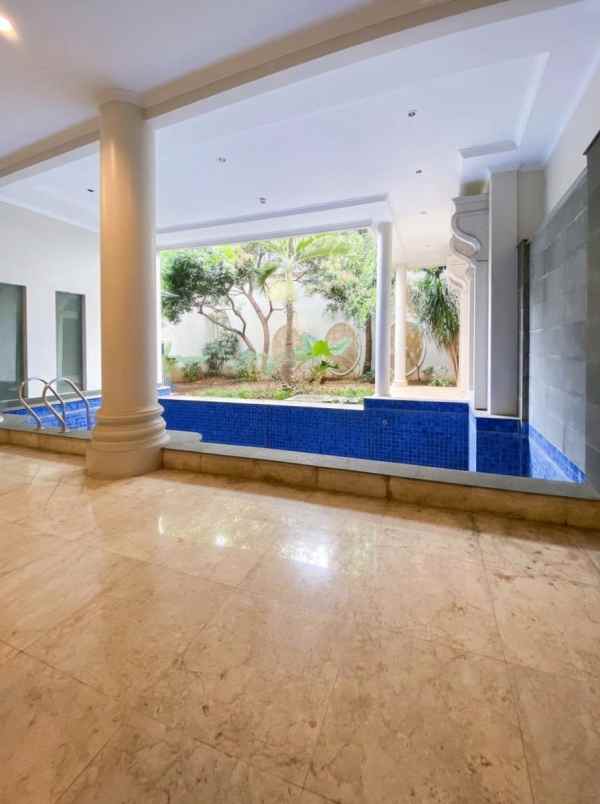dijual rumah jl dharmawangsa