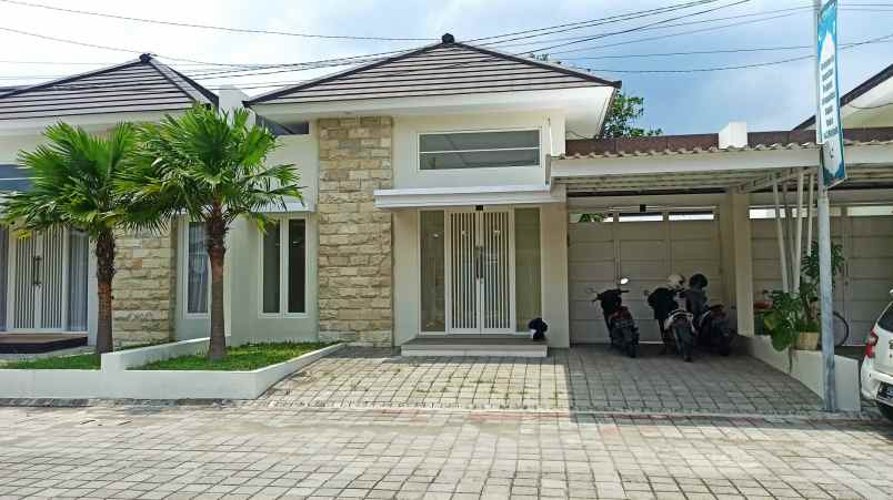 dijual rumah jl erlangga no 0225