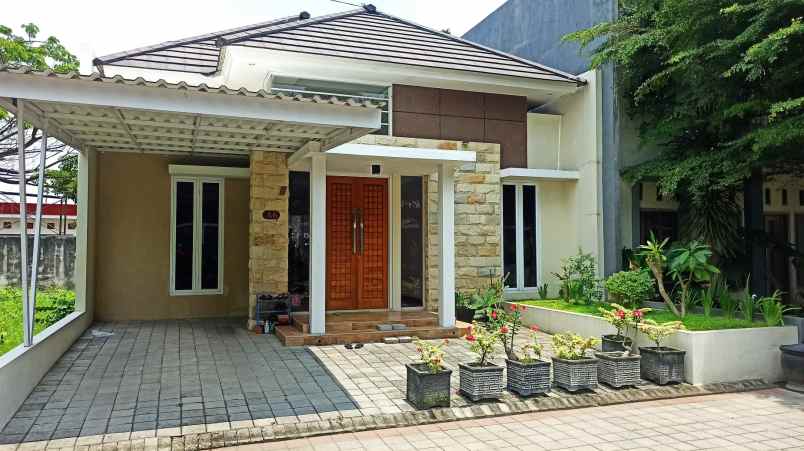 dijual rumah jl erlangga no 0225