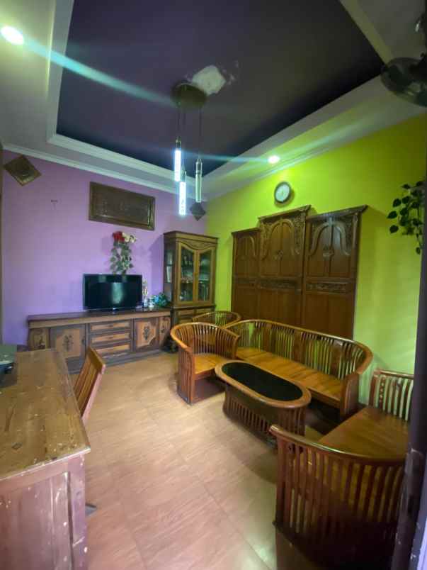 dijual rumah jl h sarmah