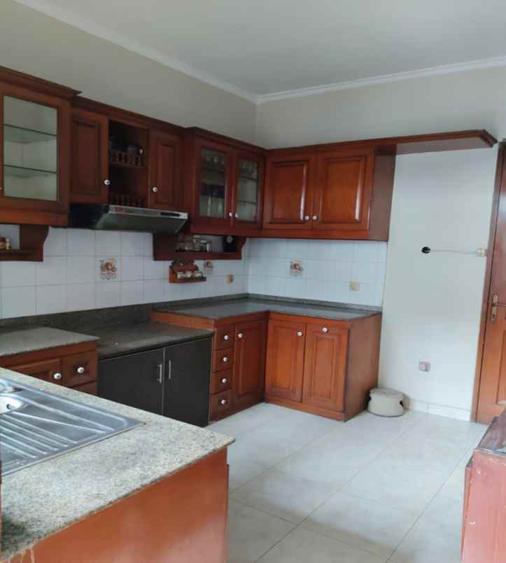 dijual rumah jl idi adiadimadja kel
