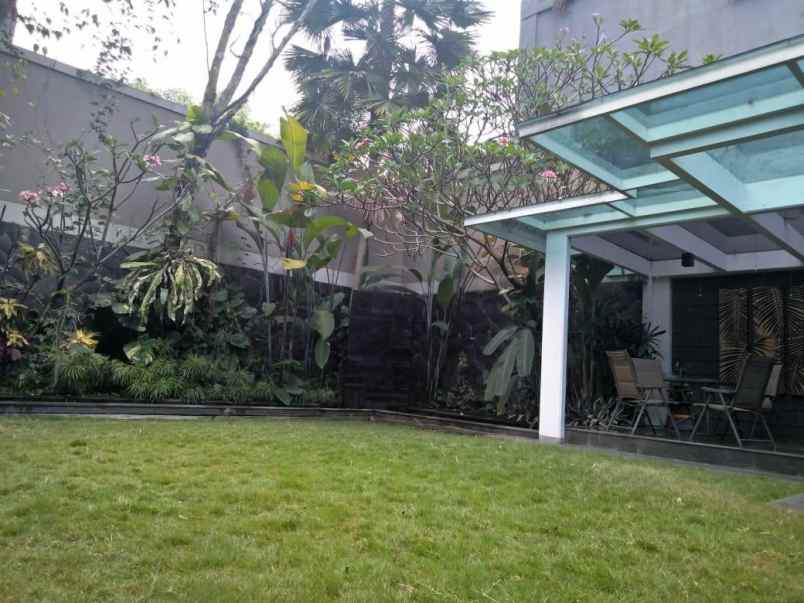 dijual rumah jl imam bonjol hasanudin