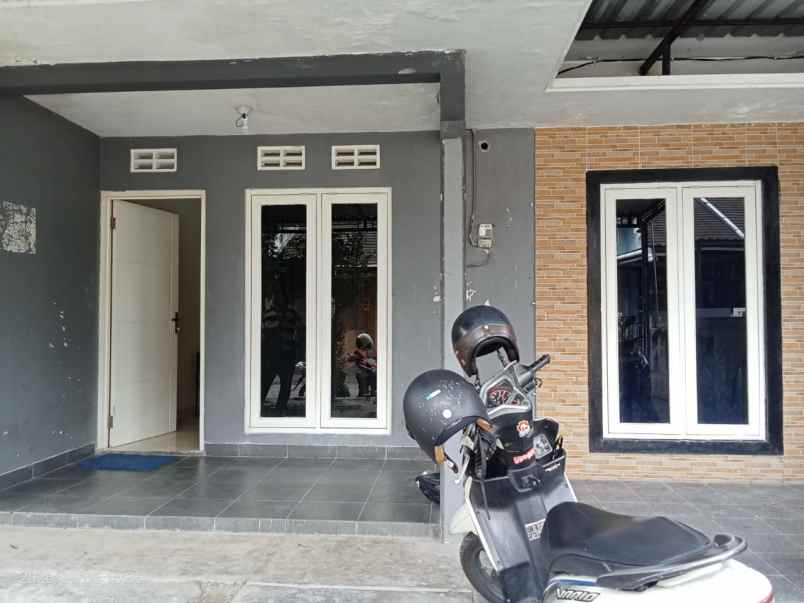 dijual rumah jl imogiri timur