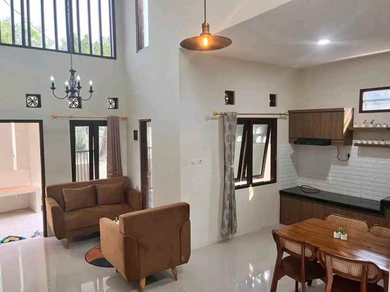 dijual rumah jl kaliurang km 10