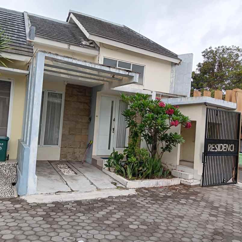 dijual rumah jl kaliurang km 10