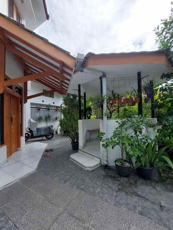 dijual rumah jl kaliurang km 12 5