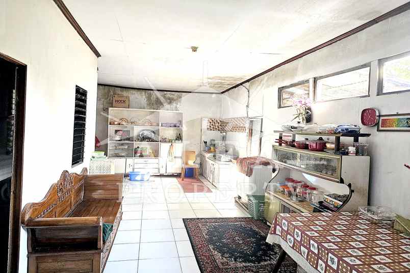 dijual rumah jl kapten tendean