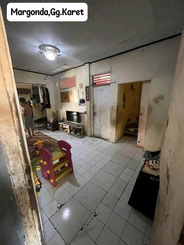 dijual rumah jl karet kemiri muka