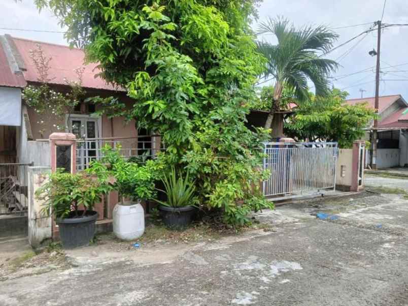 dijual rumah jl kartama