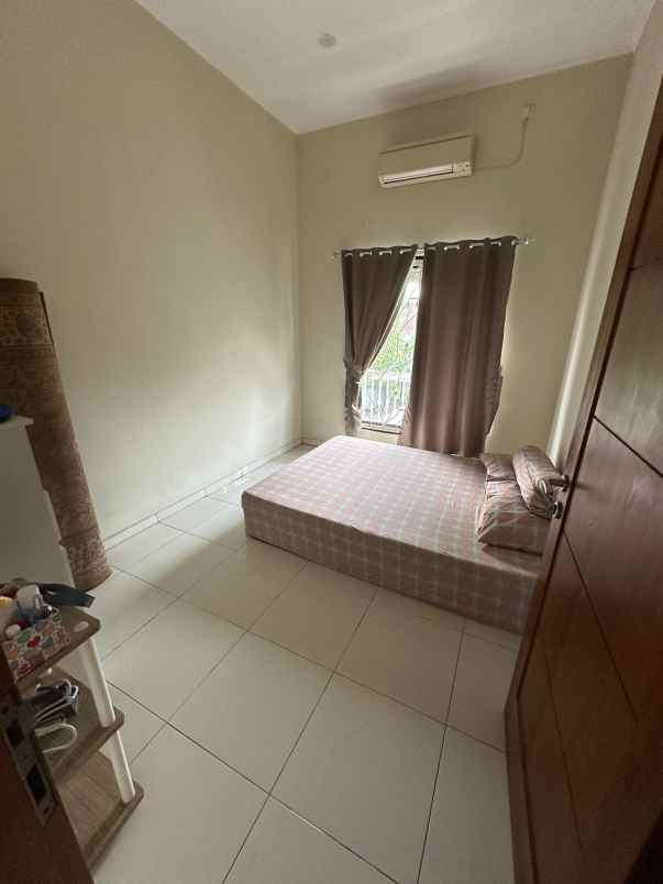 dijual rumah jl katleya metland puri