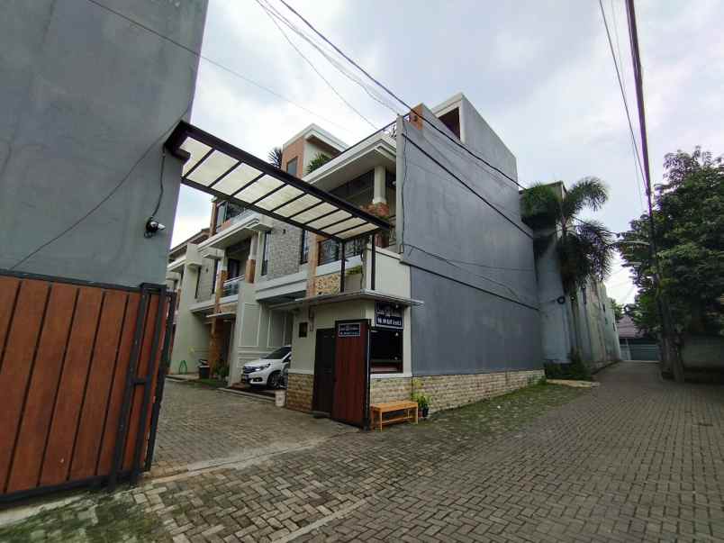 dijual rumah jl kebagusan 3