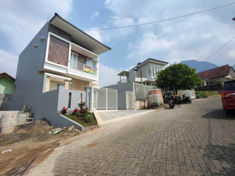 dijual rumah jl kedondong