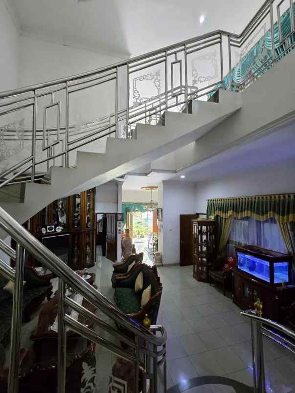 dijual rumah jl kelapa kuning pondok