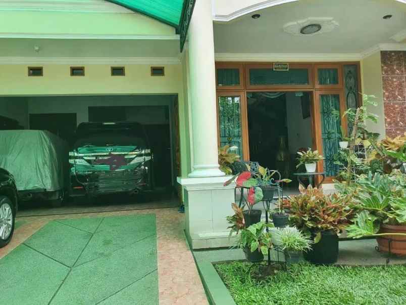 dijual rumah jl kelapa kuning pondok