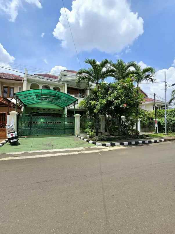 dijual rumah jl kelapa kuning pondok