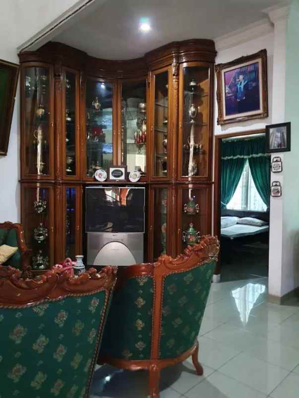 dijual rumah jl kelapa kuning pondok