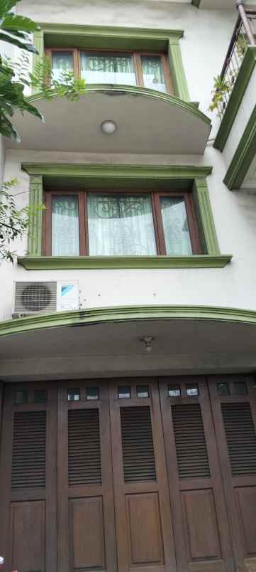 dijual rumah jl kemanggisan raya rt 2