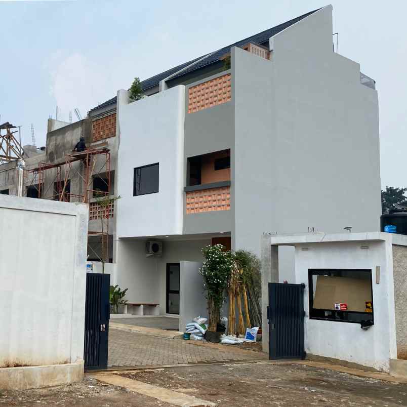 dijual rumah jl kemiri raya rt 003 rw