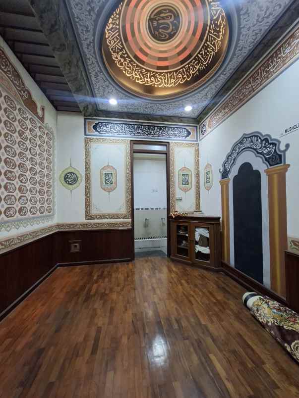 dijual rumah jl kiaracondong