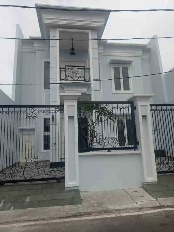 dijual rumah jl komplek abadi duren