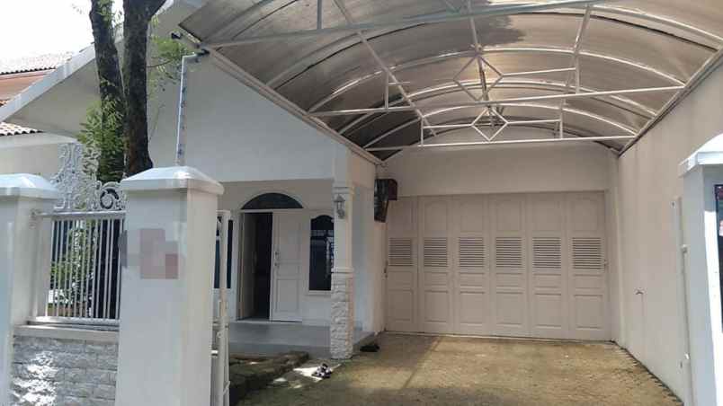 dijual rumah jl komplek radio dalam