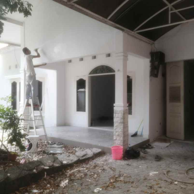 dijual rumah jl komplek radio dalam