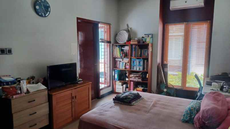 dijual rumah jl mampang