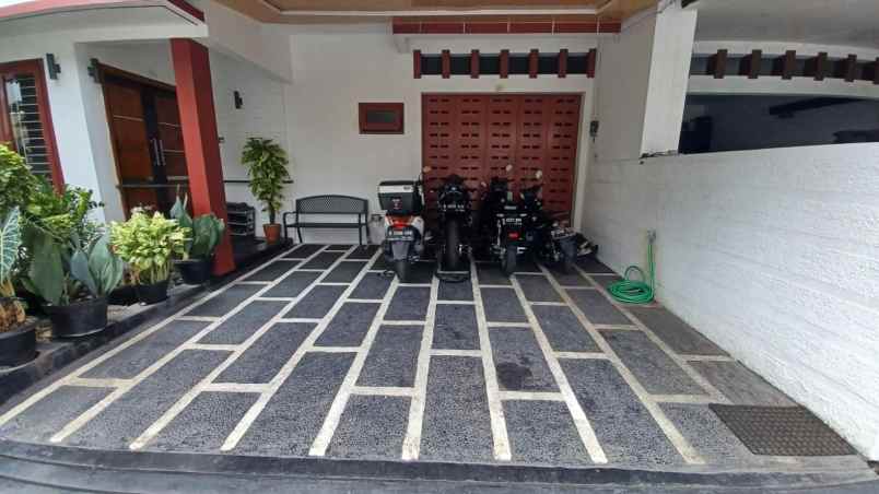 dijual rumah jl mampang