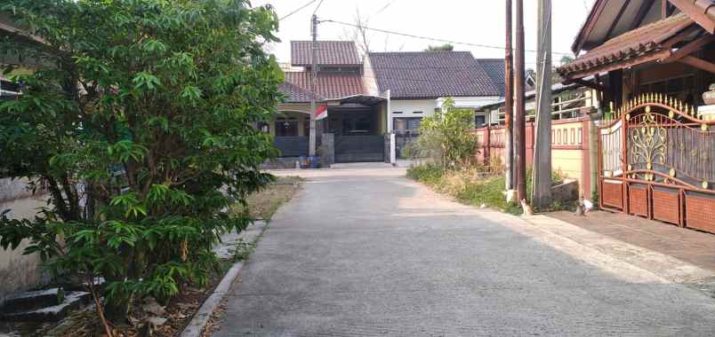 dijual rumah jl mampang indah 2 blok e no 2