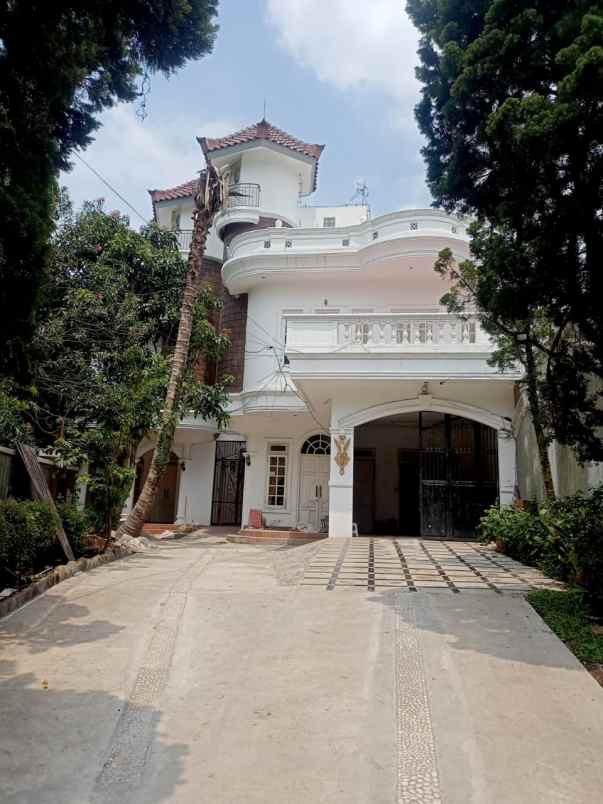 dijual rumah jl margahayu raya