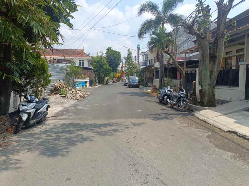 dijual rumah jl merkuri komplek