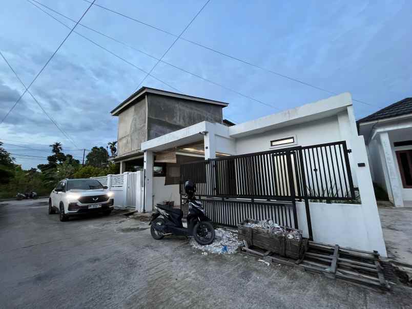 dijual rumah jl muhajirin