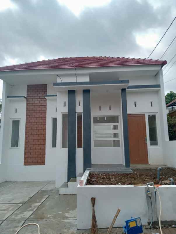 dijual rumah jl pahlawan balearjosari