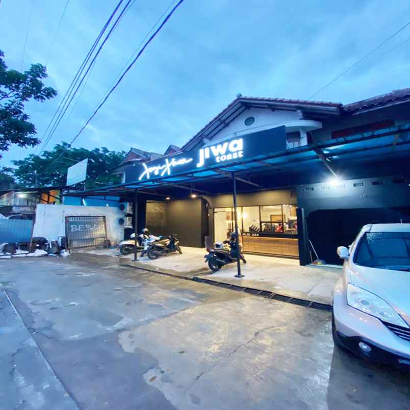 dijual rumah jl pahlawan no 40 kel