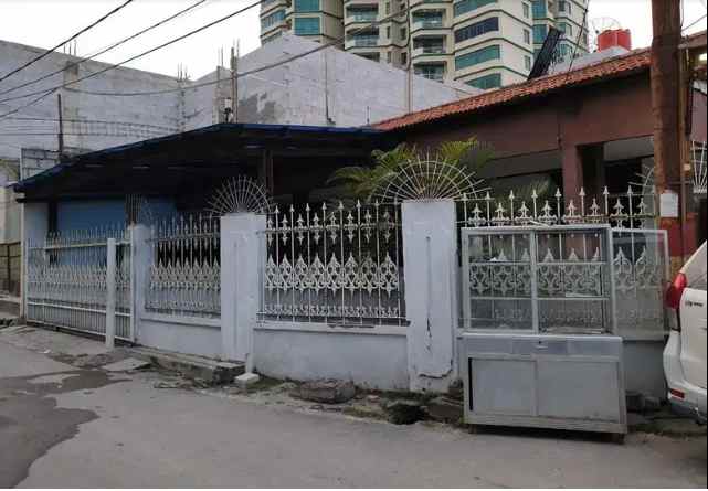 dijual rumah jl pancoran