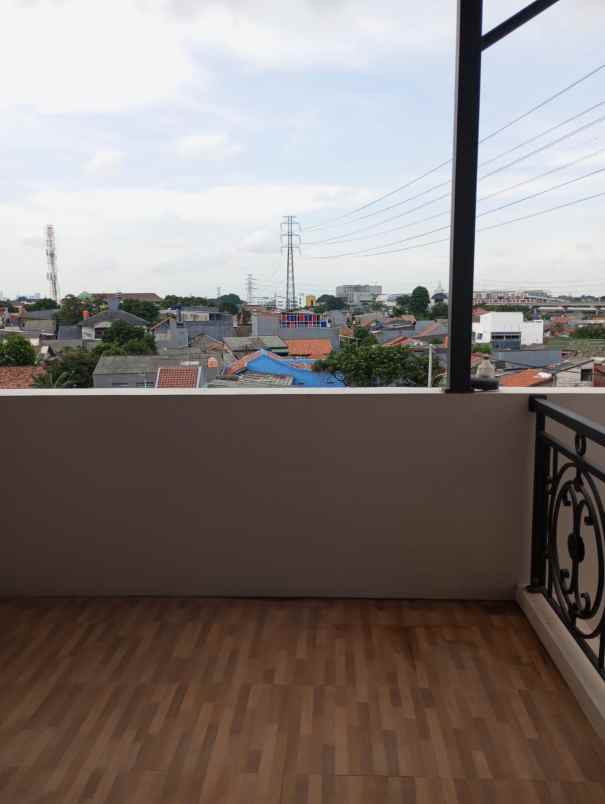 dijual rumah jl penggilingan baru