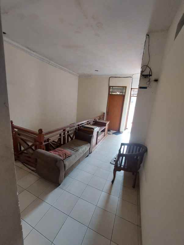 dijual rumah jl pete