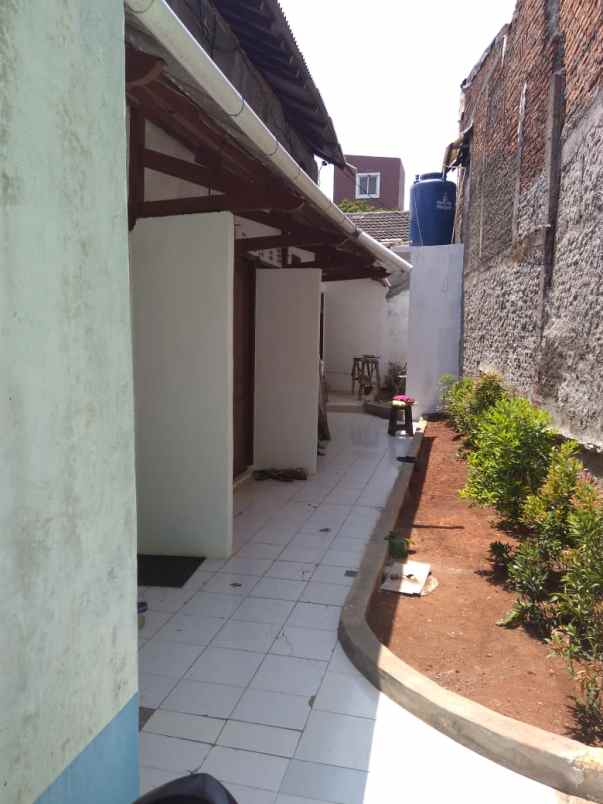 dijual rumah jl petukangan pesanggrahan