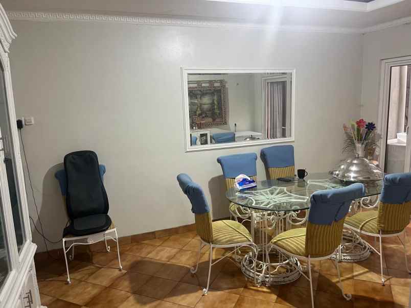 dijual rumah jl pondok bambu asri