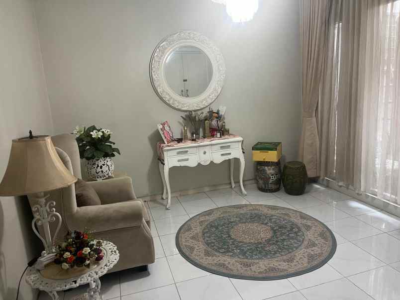 dijual rumah jl pondok bambu asri