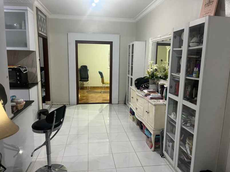 dijual rumah jl pondok bambu asri