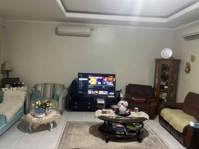 dijual rumah jl pondok bambu asri