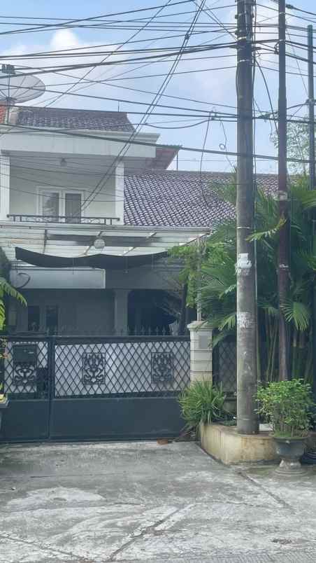 dijual rumah jl pondok bambu asri