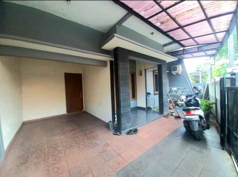 dijual rumah jl pondok bambu duren