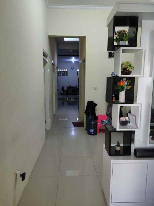 dijual rumah jl propelat barat