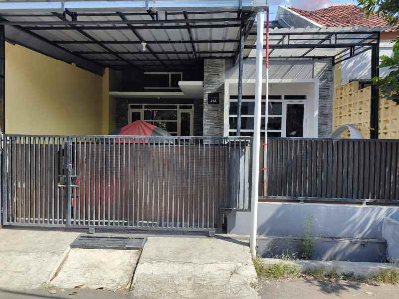 dijual rumah jl propelat barat