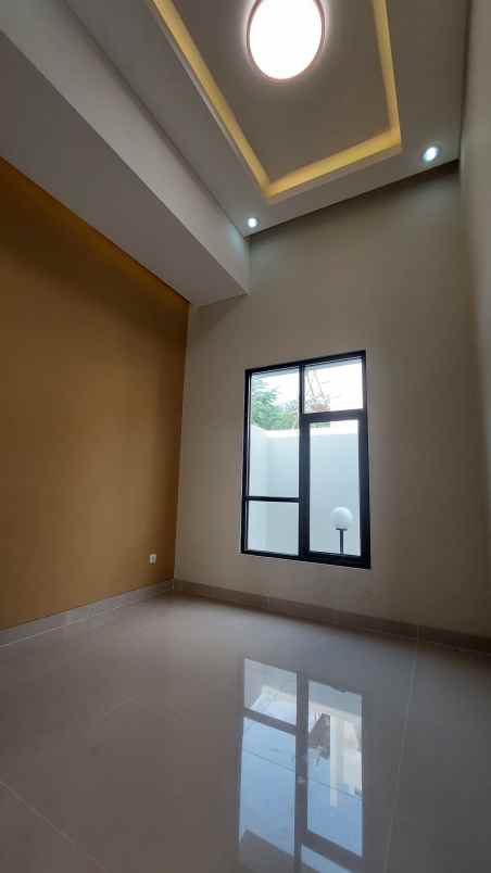 dijual rumah jl raya cibentang